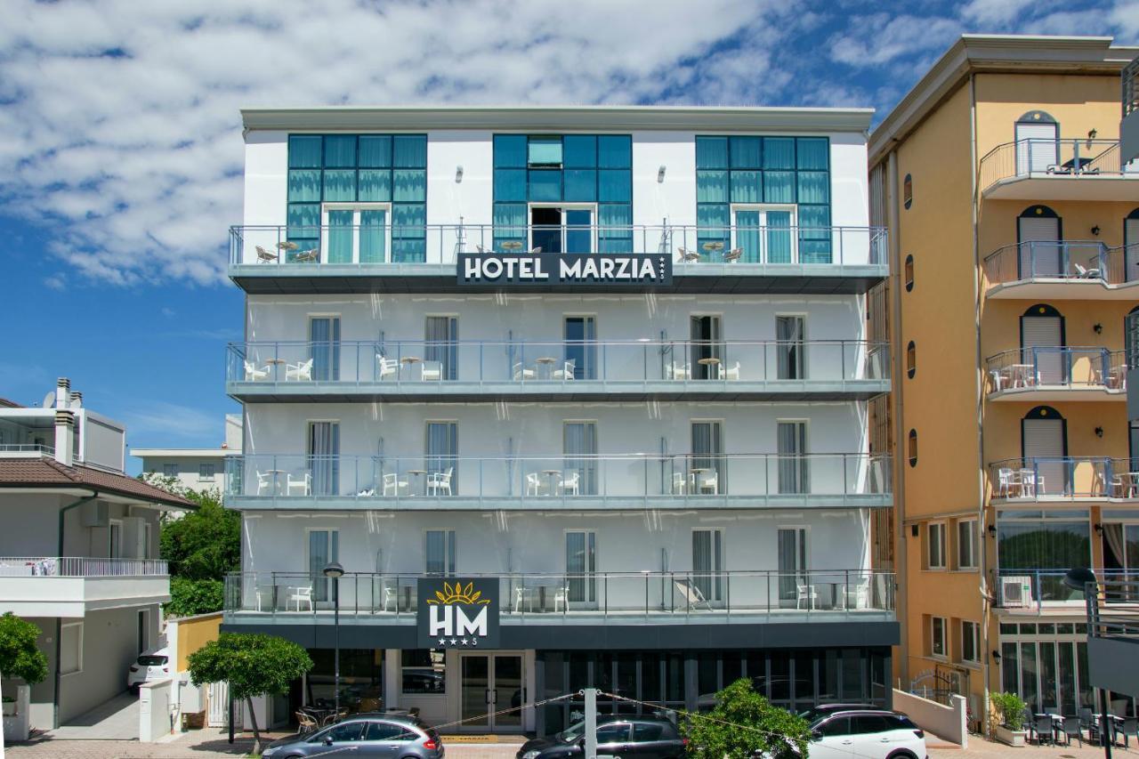 קאורלה Hotel Marzia Holiday Queen מראה חיצוני תמונה