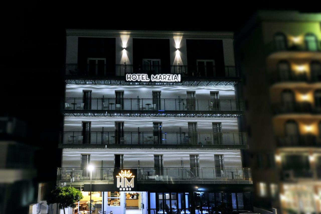 קאורלה Hotel Marzia Holiday Queen מראה חיצוני תמונה
