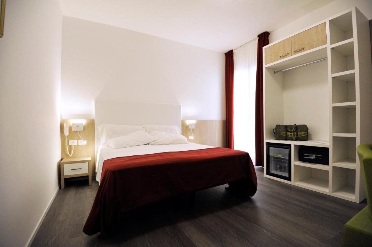 קאורלה Hotel Marzia Holiday Queen מראה חיצוני תמונה