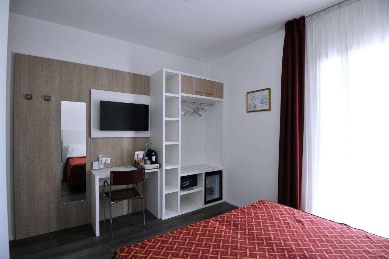 קאורלה Hotel Marzia Holiday Queen מראה חיצוני תמונה