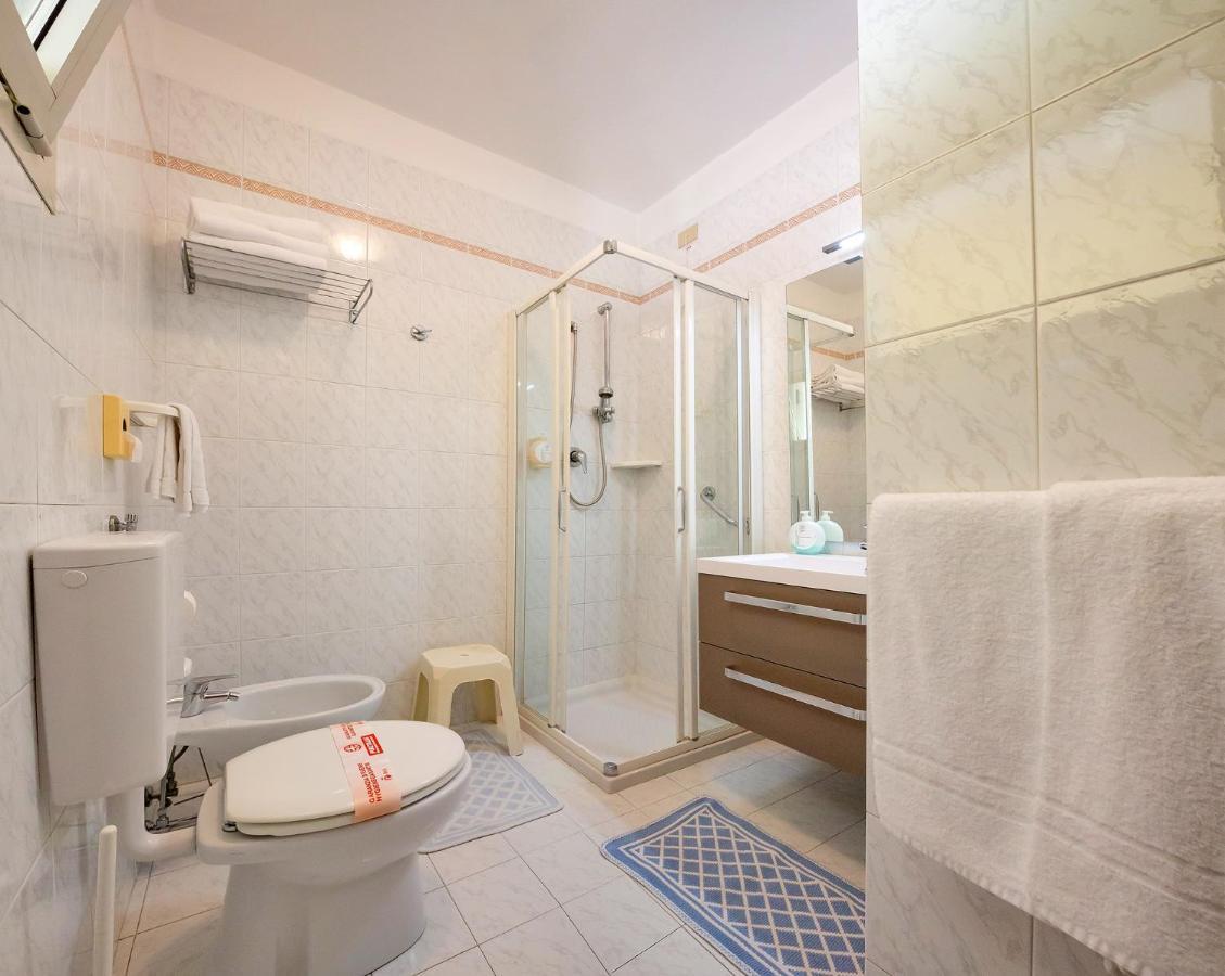 קאורלה Hotel Marzia Holiday Queen מראה חיצוני תמונה