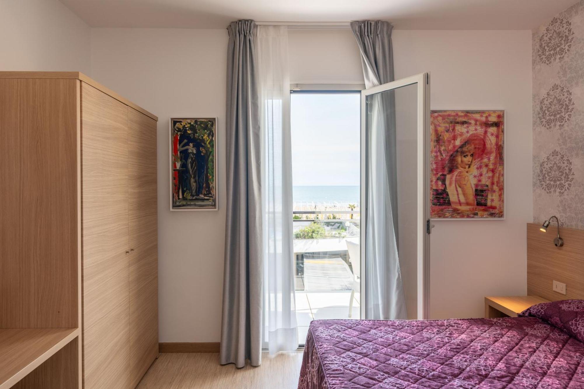 קאורלה Hotel Marzia Holiday Queen מראה חיצוני תמונה